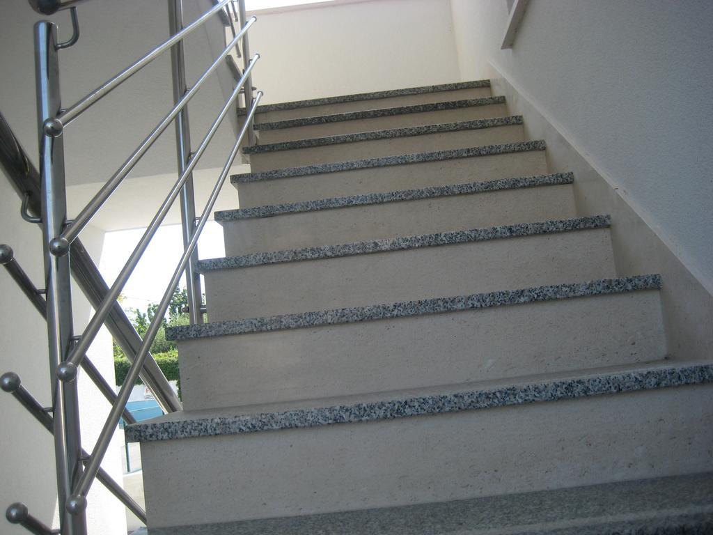 Villa-Apartments Karmel Kaštela Extérieur photo