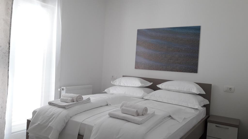 Villa-Apartments Karmel Kaštela Extérieur photo
