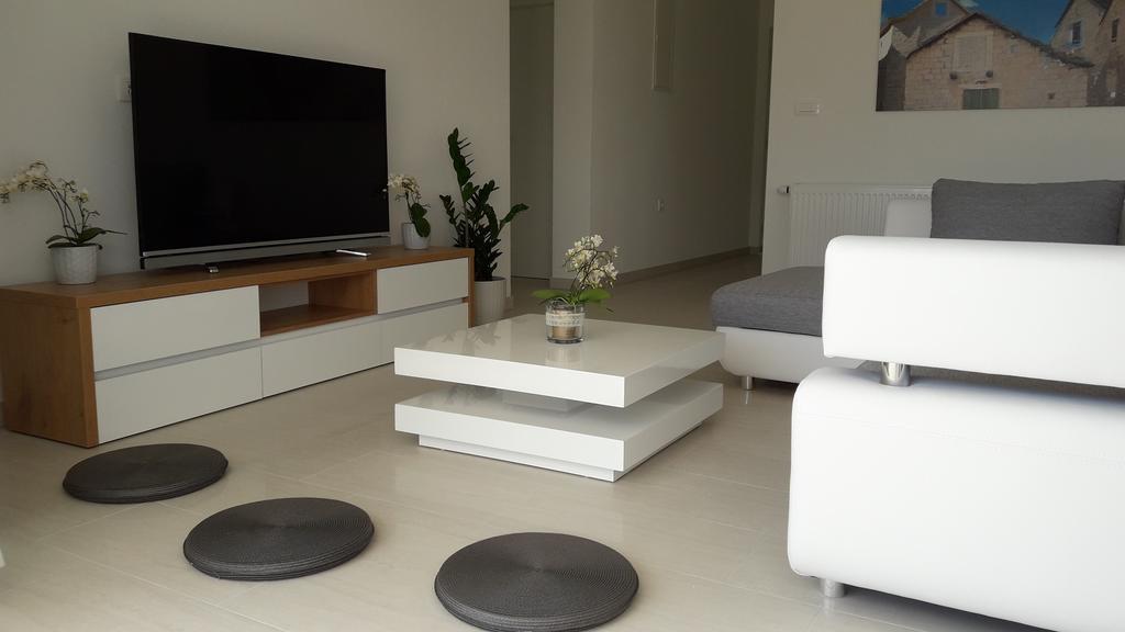Villa-Apartments Karmel Kaštela Extérieur photo