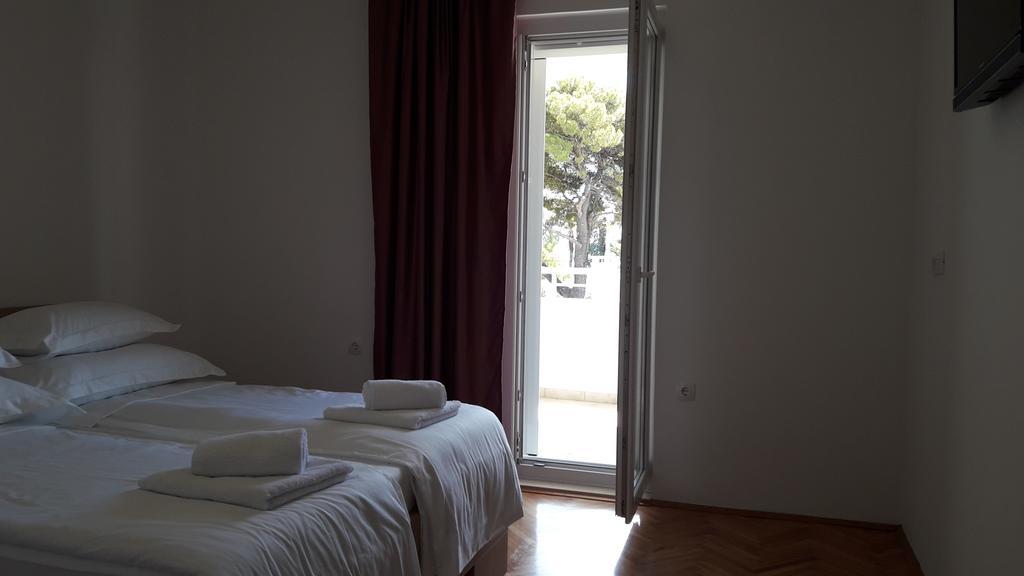 Villa-Apartments Karmel Kaštela Extérieur photo