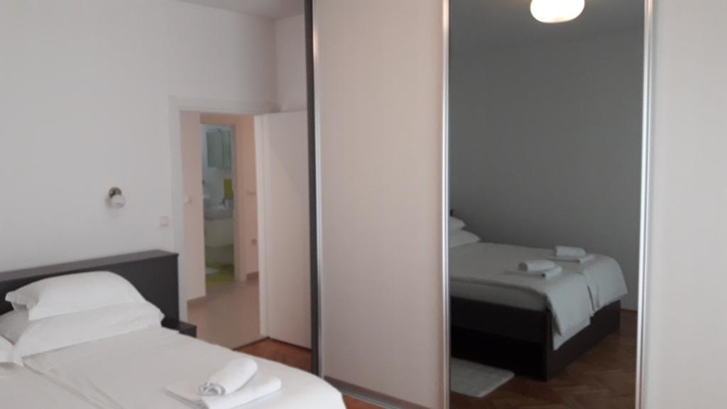 Villa-Apartments Karmel Kaštela Extérieur photo