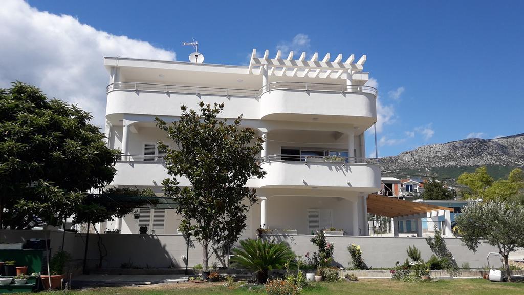 Villa-Apartments Karmel Kaštela Extérieur photo