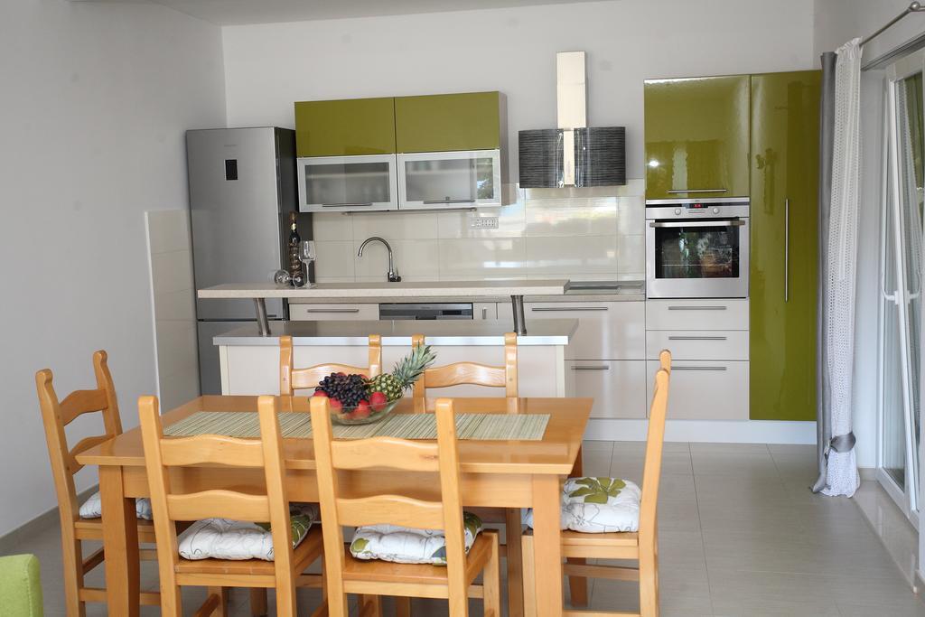 Villa-Apartments Karmel Kaštela Extérieur photo