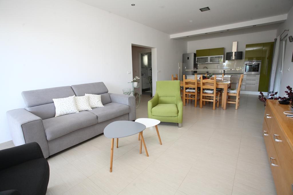 Villa-Apartments Karmel Kaštela Extérieur photo