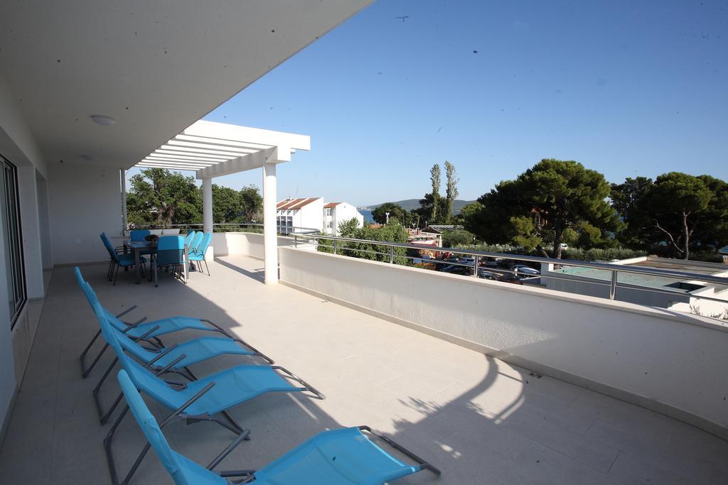 Villa-Apartments Karmel Kaštela Extérieur photo